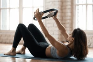Scopri di più sull'articolo Pilates a Casa: Esercizi per Perdere Peso